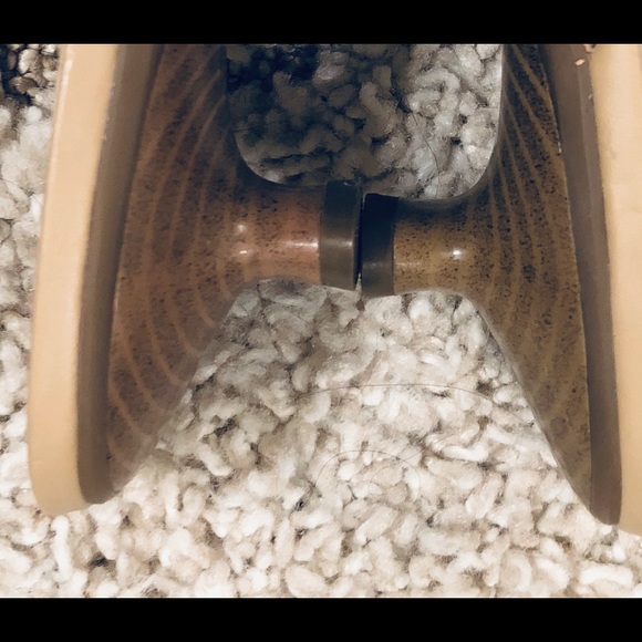 Apostrophe Leather Mules NWOT’s - Picture 4 of 6